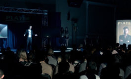 Пикап клуб и кровь у Люцифера от выстрела Хлои – фото из 4 серии 1 сезона сериала Люцифер Пикап клуб и кровь у Люцифера от выстрела Хлои – фото из 4 серии 1 сезона сериала Люцифер